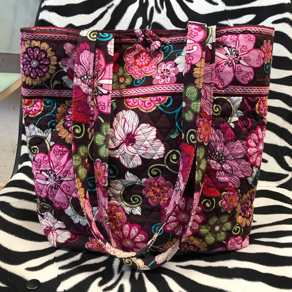 Vera Bradley quilted/patterned shoulder bag
